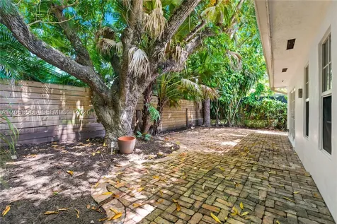 3945 SW 61st Avenue Miami FL 33155