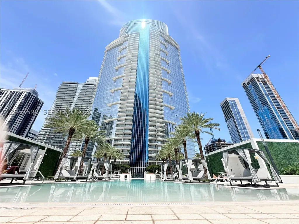851 NE 1st Avenue Miami FL 33132