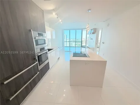 851 NE 1st Avenue Miami FL 33132