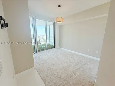 851 NE 1st Avenue Miami FL 33132