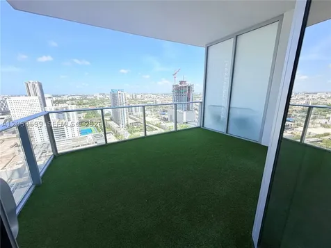 851 NE 1st Avenue Miami FL 33132