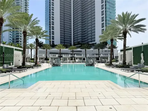 851 NE 1st Avenue Miami FL 33132