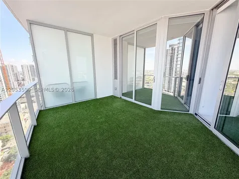 851 NE 1st Avenue Miami FL 33132