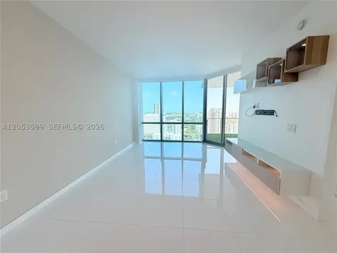 851 NE 1st Avenue Miami FL 33132