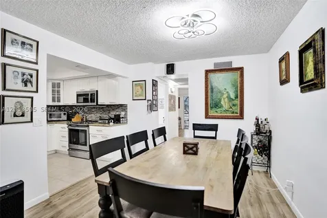 208 Greenbrier C West Palm Beach FL 33417