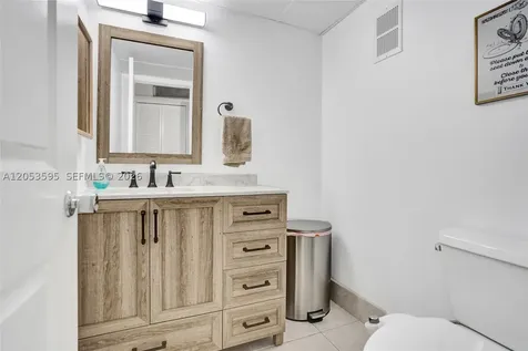 208 Greenbrier C West Palm Beach FL 33417