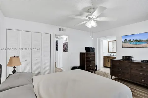 208 Greenbrier C West Palm Beach FL 33417