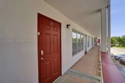 208 Greenbrier C West Palm Beach FL 33417