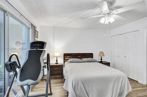 208 Greenbrier C West Palm Beach FL 33417