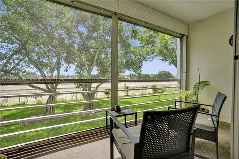 208 Greenbrier C West Palm Beach FL 33417