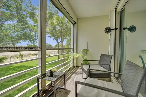 208 Greenbrier C West Palm Beach FL 33417