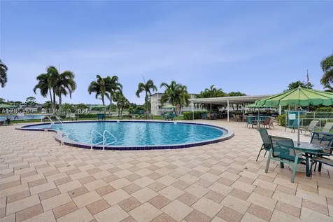 208 Greenbrier C West Palm Beach FL 33417