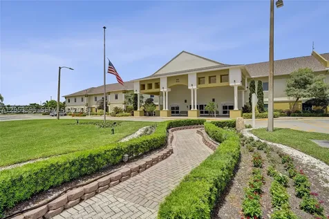 208 Greenbrier C West Palm Beach FL 33417