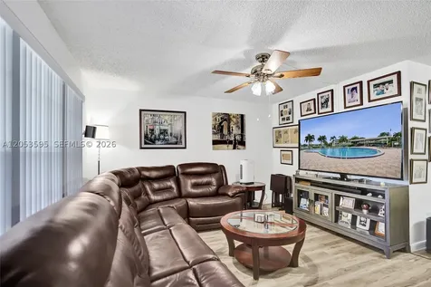 208 Greenbrier C West Palm Beach FL 33417