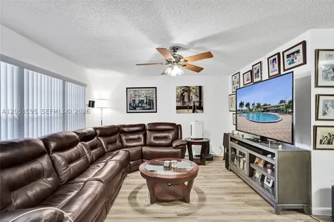208 Greenbrier C West Palm Beach FL 33417