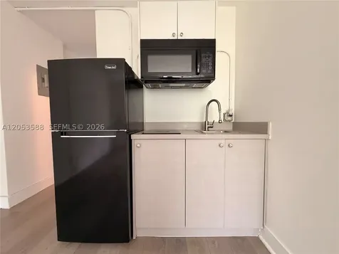 143 SW 9th Street Miami FL 33130