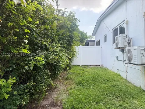 520 SW 5th Street Hallandale Beach FL 33009
