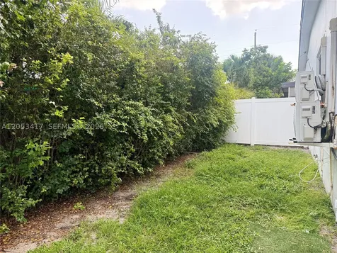 520 SW 5th Street Hallandale Beach FL 33009