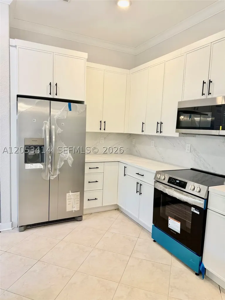 4946 SW 38th Way Hollywood FL 33312