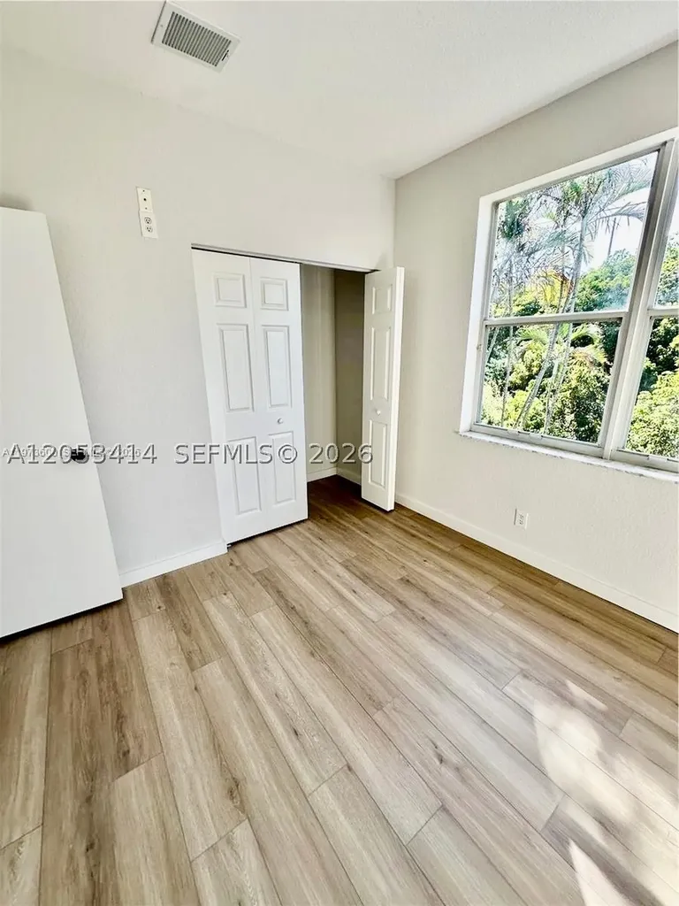 4946 SW 38th Way Hollywood FL 33312