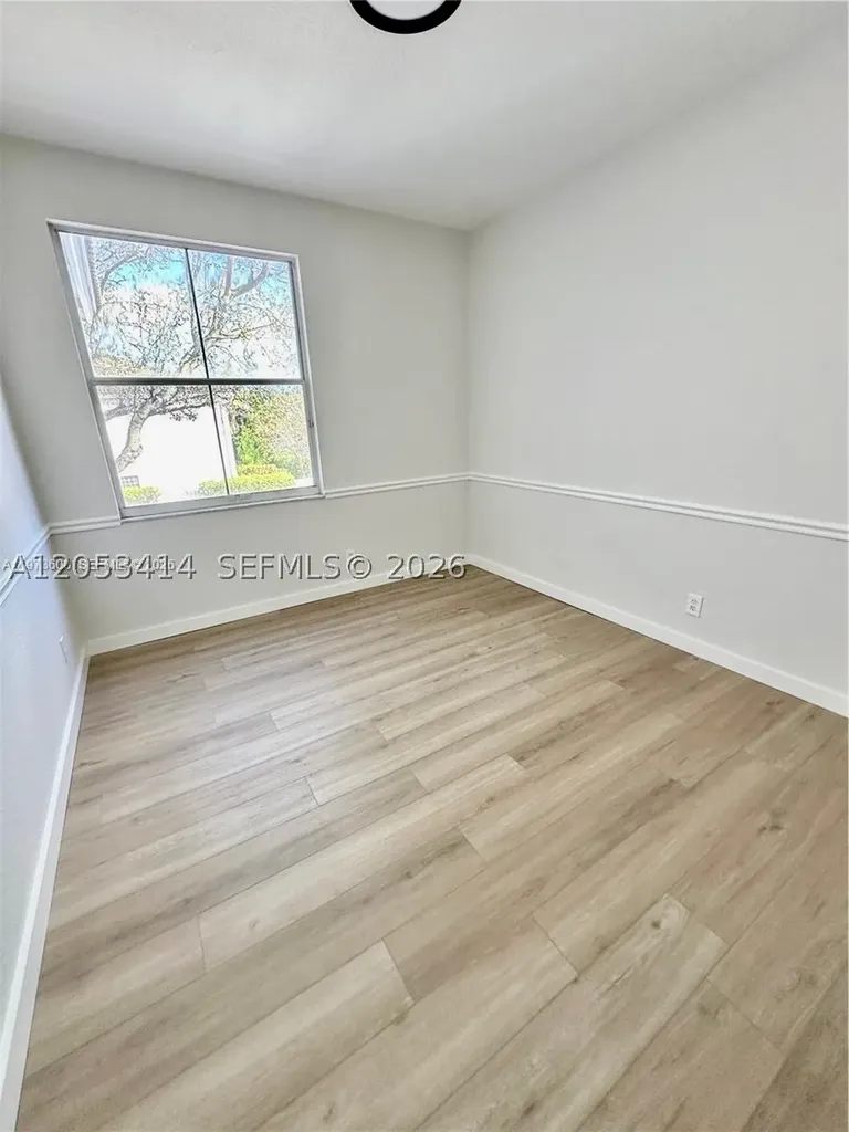 4946 SW 38th Way Hollywood FL 33312