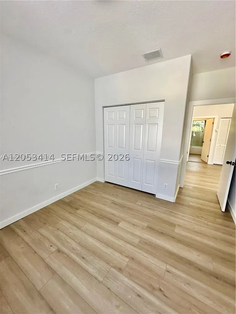 4946 SW 38th Way Hollywood FL 33312