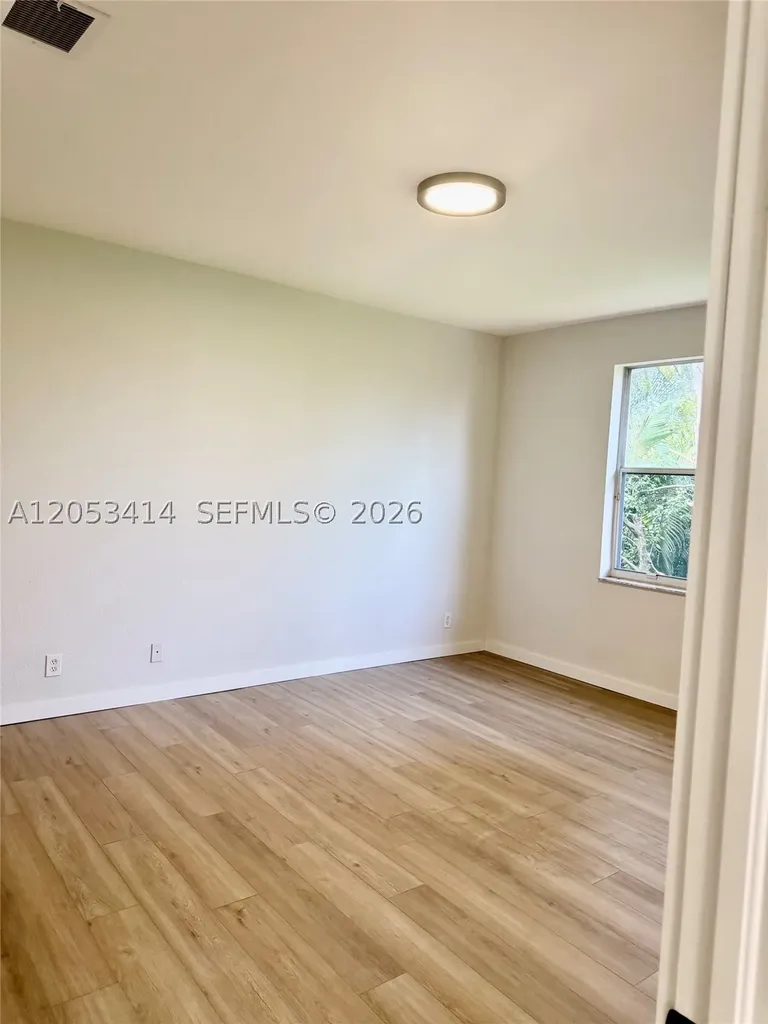 4946 SW 38th Way Hollywood FL 33312