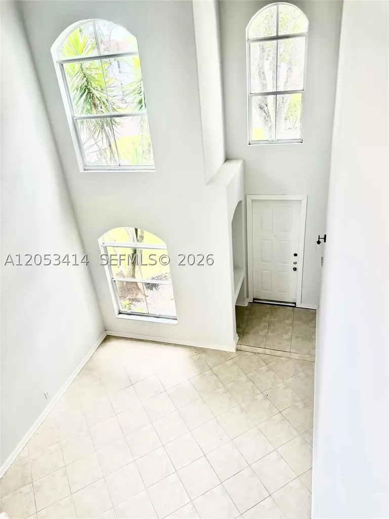 4946 SW 38th Way Hollywood FL 33312