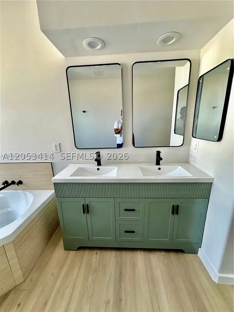 4946 SW 38th Way Hollywood FL 33312