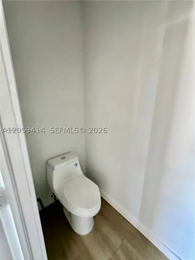 4946 SW 38th Way Hollywood FL 33312