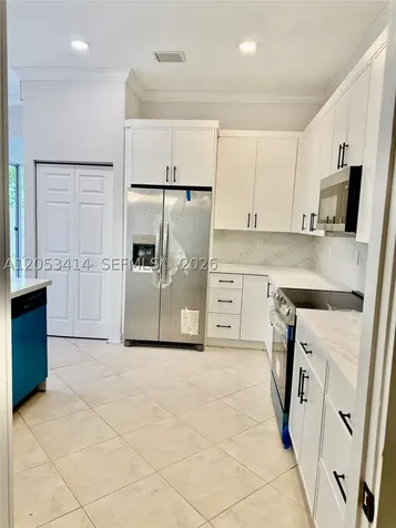 4946 SW 38th Way Hollywood FL 33312