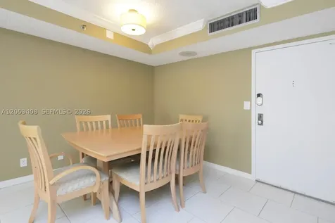 2625 Collins Avenue Miami Beach FL 33140