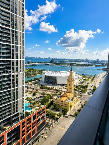 121 NE 5th Street Miami FL 33132