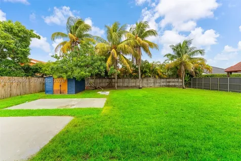 2900 SW 98th Avenue Miami FL 33165