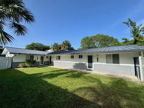 105-107 NE 30th Court Wilton Manors FL 33334