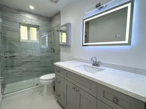 105-107 NE 30th Court Wilton Manors FL 33334