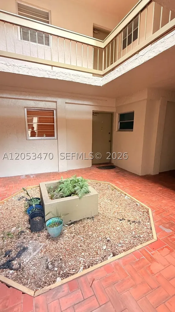 9360 SW 87th Avenue Miami FL 33176