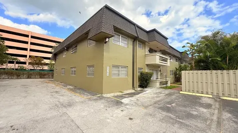 9360 SW 87th Avenue Miami FL 33176