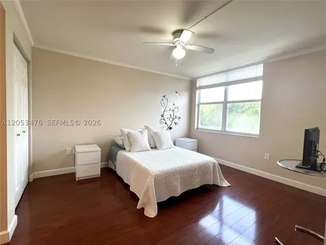 9451 Evergreen Place Davie FL 33324