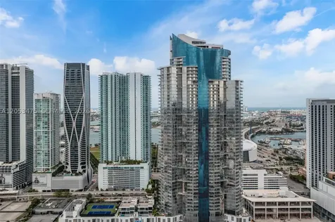 851 NE 1st Avenue Miami FL 33132