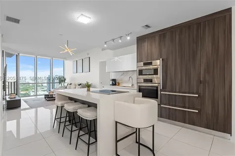 851 NE 1st Avenue Miami FL 33132