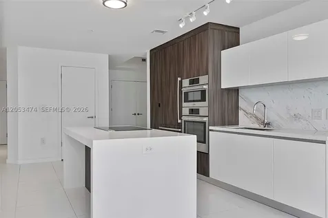 851 NE 1st Avenue Miami FL 33132