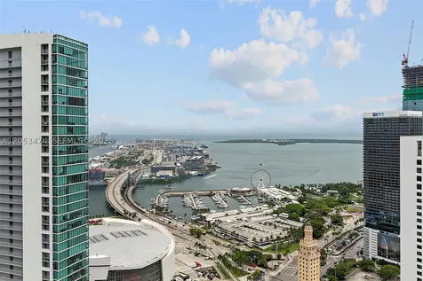851 NE 1st Avenue Miami FL 33132
