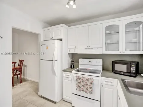 2040 NW 81st Avenue Pembroke Pines FL 33024