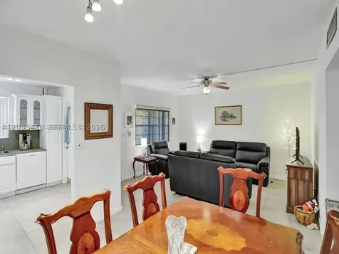 2040 NW 81st Avenue Pembroke Pines FL 33024