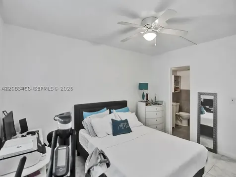 2040 NW 81st Avenue Pembroke Pines FL 33024