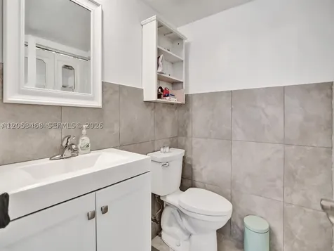2040 NW 81st Avenue Pembroke Pines FL 33024