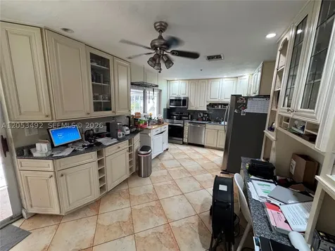 1941 NW 33rd Street Oakland Park FL 33309