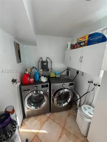 1941 NW 33rd Street Oakland Park FL 33309