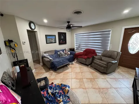 1941 NW 33rd Street Oakland Park FL 33309